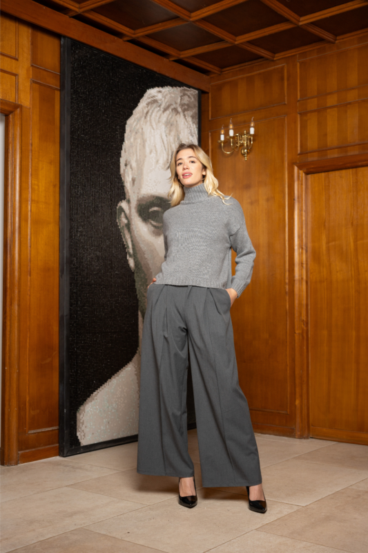 Maglione grigio Donna in Lana con Collo Alto - Eleganza e Comfort