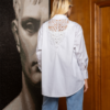 Camicia bianca con inserto in pizzo posteriore